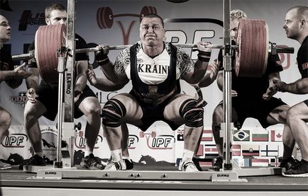 Powerlifting ghemuit program pentru dezvoltarea puterii