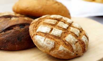 Coaceți pâinea la domiciliu cu o pâine delicioasă