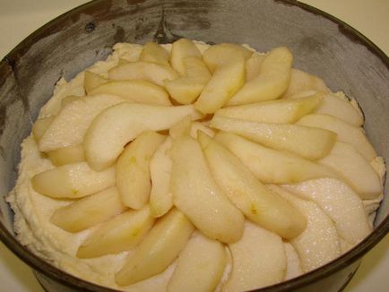 Пиріг з грушами в духовці - смачна домашня випічка