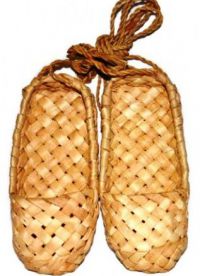 Плетені взуття з лика