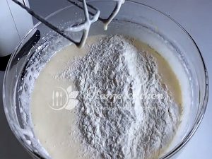 Egyszerű torta körtével - lépésről lépésre recept fotók