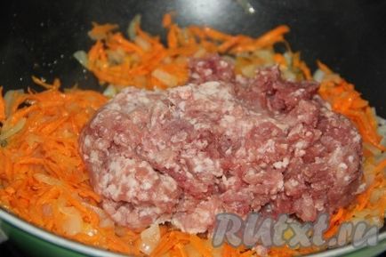 Recept cukkini hússal és sajttal sütőben - a recept egy fotó