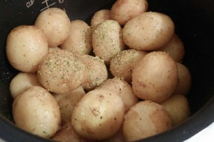 Рецепт молода картопля обжареная в мультиварці покроковий з фотографіями