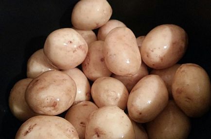Reteta pentru cartofi tineri prajiti intr-un multivark pas cu pas cu fotografii