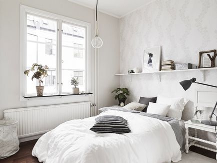 Skandináv hálószoba fehér, svéd dizájn kisgyermekek belső, tömör modell ágy