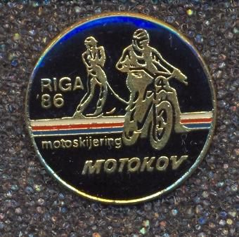 Skijöring - síelés a szaga a benzin (motolyzhny sport) Skijöring - síelés benzin szag
