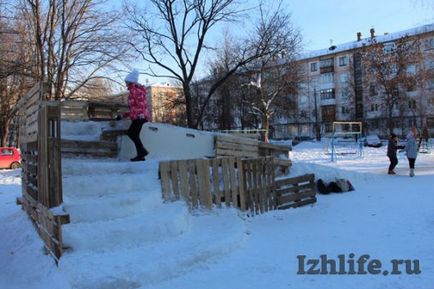 Snow fun, hogy építsenek izhevchane hó kertjében - hírek Izsevszki és Udmurt, hírek