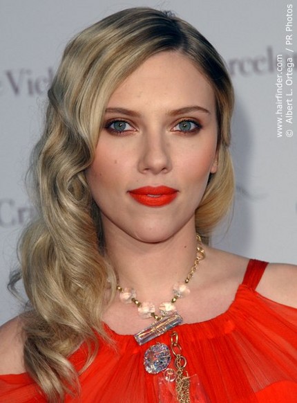 Közepes frizura Scarlett Johansson fotógaléria