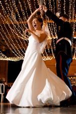 Весільний танець жениха і нареченої