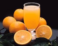 Suc de portocale proaspăt stoarse