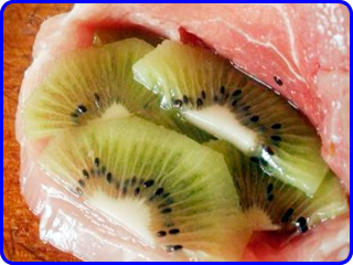 Carne de porc cu kiwi coapte în cuptor cu o fotografie - retete cu o fotografie
