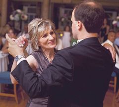 Танець нареченої і дружок на весіллі