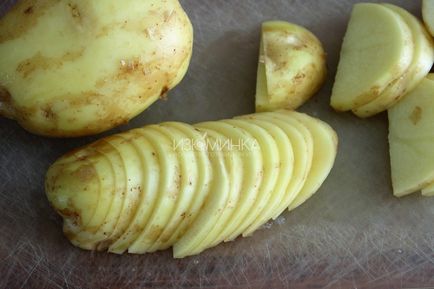 Тушкована капуста з м'ясом і картоплею рецепт з фото