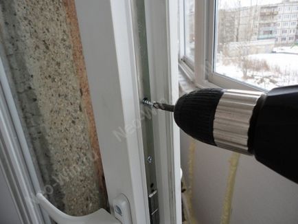 Instalarea unui balcon pe ambele părți mâner pe ușă - un copil în casă