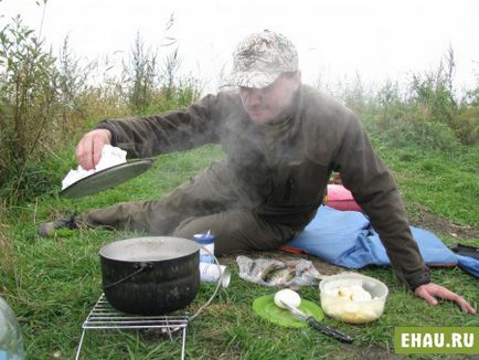 Fül tábor tűz vagy gázégő, halászati ​​recept - recept