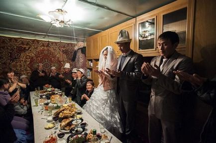 A karjában, és indítsa el a „lopott menyasszony Kirgizisztán