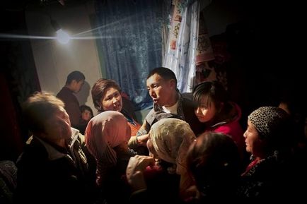 A karjában, és indítsa el a „lopott menyasszony Kirgizisztán