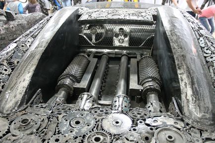Expozitie impresionanta a masinilor asamblate din resturi metalice