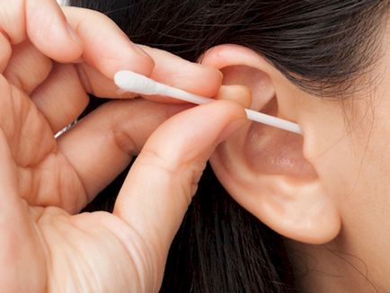 Întregul adevăr despre curățarea urechilor și a mugurelor de bumbac