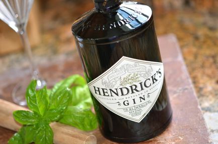 Hendrix Gin - Aflați istoria, tehnologia de producție și cum să beți în mod corespunzător acest gin