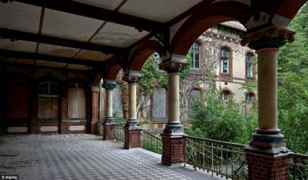 Изоставен болница Beelitz-haylshtetten, в която Хитлер се третира - в света на интересен