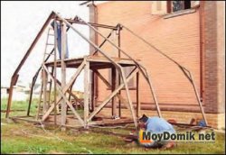 A téli kert a tetőn, a tetőtérben a garázs fölött, és - télen üvegházban a házat saját kezűleg