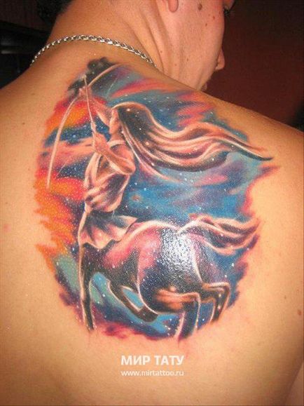 Jelentés és fotó kentaur tetoválás