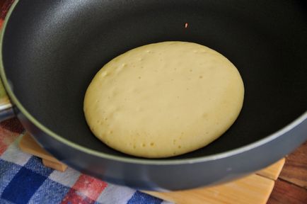 Clatite americane - punkcakes - sau - hotcakes - reteta pas cu pas cu o fotografie