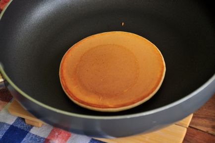 Clatite americane - punkcakes - sau - hotcakes - reteta pas cu pas cu o fotografie