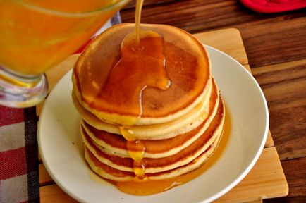 Clatite americane - punkcakes - sau - hotcakes - reteta pas cu pas cu o fotografie