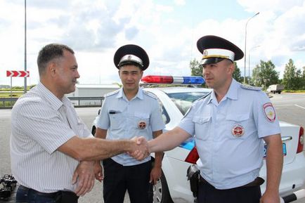 Inspectorii auto au ajutat-o ​​pe Tyumen rănit să ajungă la spital