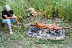 Баранчик запечений на рожні