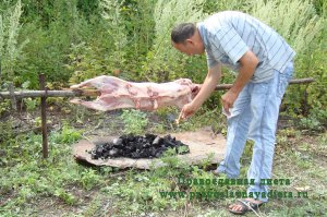 Баранчик запечений на рожні