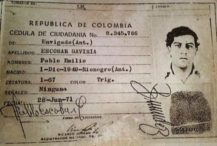 Életrajz Pablo Emilio Escobar (Rodrigo Lara Boniya) Életrajz Pablo Emilio Escobar