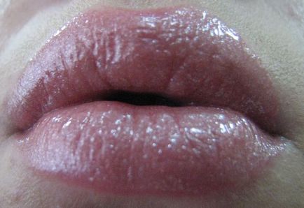 Блиск для губ touche brillance sparkling touch for lips від yves saint laurent відгуки