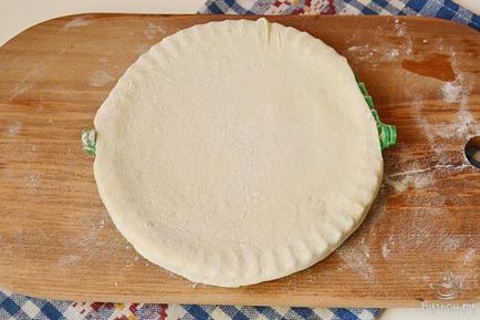 Чебуреки з дріжджового тіста, покроковий рецепт з фото