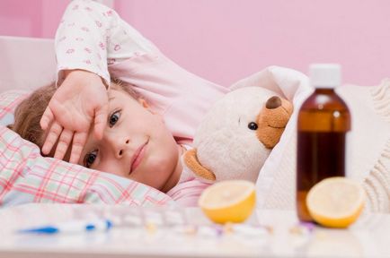 Чим лікувати дитину при застуді з температурою що дати при ГРВІ, педіатрія