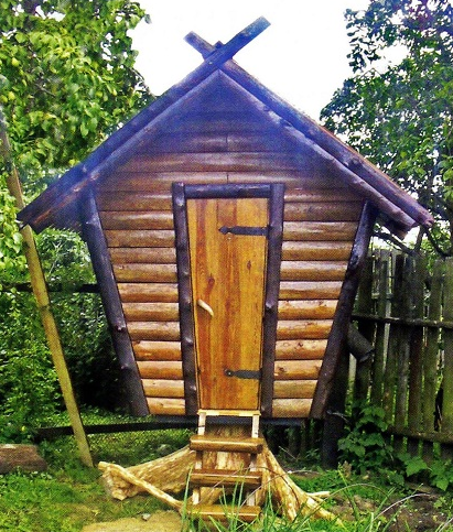 Креслення красивого дачного туалету у вигляді хатинки де подивитися