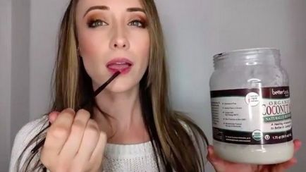 Ce să faci când am uitat o pungă cosmetică sau cum un blogger a făcut o masă rece de machiaj