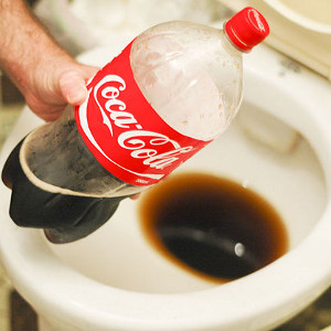 Mi lehet tisztítani Coke