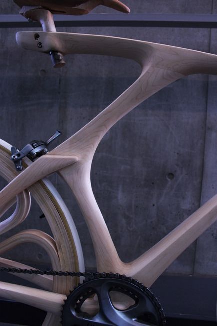 O bicicletă din lemn de la un elev de design tokyo - yojiro oshima, o bicicletă