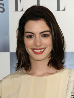 Anne Hathaway se va căsători în acest weekend