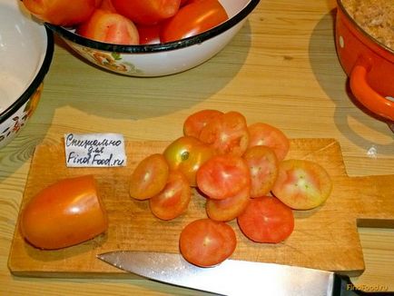 Фаршировані помідори в соусі рецепт з фото