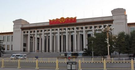 Piața principală a Chinei - Tiananmen din Beijing (cu fotografie)