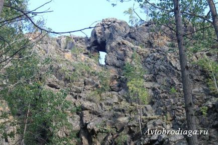 Mountain Dyrovaty kő avtobrodyaga 1