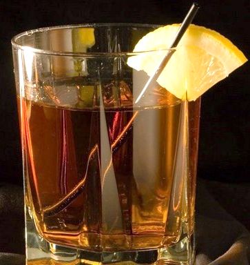 Am preparat whisky cu miere în cocktail-uri și ca o băutură separată