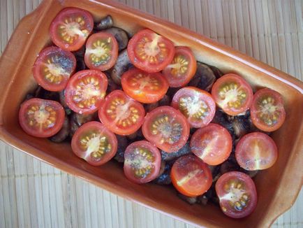 Cukkini, sült gombával és paradicsommal, sajttal sütőben, a recept egy fotó (szezámmag) Cukkini, sült gombával és paradicsommal, sajttal sütőben, a recept egy fotót