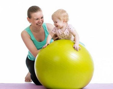 Як навчити малюка повзати, прості сприяють вправи