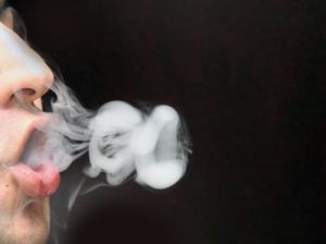 Як навчитися пускати кільця з диму