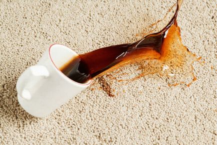 Як відіпрати кави, як вивести плями кави з білого одягу, меблів